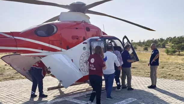 Erciş’ten Erzurum’a helikopter ambulansla