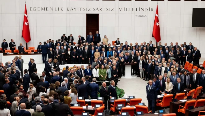 AK Parti'den teşkilatlara 'çerçeve yasa' rehberi