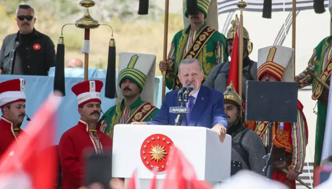 Cumhurbaşkanı Erdoğan Ahlat'tan seslendi: Herkesi çözümün bir parçası olmaya çağırıyorum
