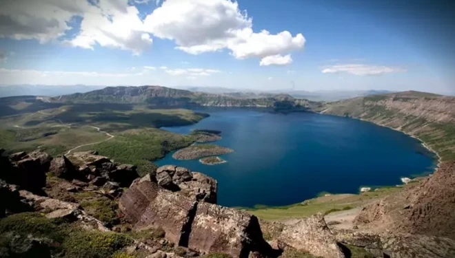 Bitlis'te Nemrut Kalderası'nda 30 kilometrelik doğa yürüyüşü düzenlenecek