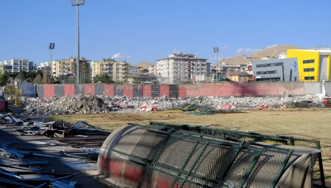 Van Atatürk Şehir Stadı’nın yıkımında sona yaklaşılıyor
