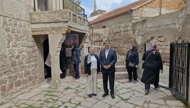 Tuşba Belediye Eşbaşkanları