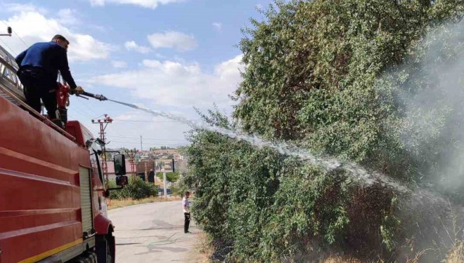 Van’da bahçedeki yangın söndürüldü