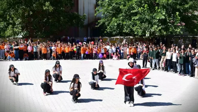 Çatak’ta İlköğretim Haftası kutlandı