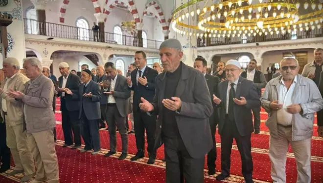 Van’da 15 Temmuz şehitleri dualarla anıldı