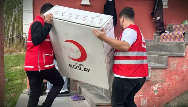 Kızılay’dan ihtiyaç sahibi vatandaşa tekerlekli sandalye desteği