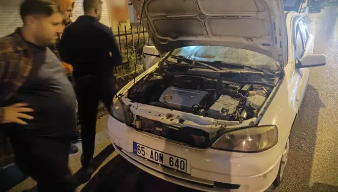 Seyir halindeki otomobilde yangın