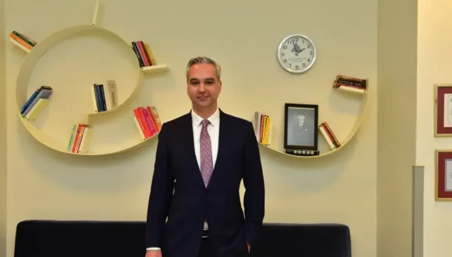 Prof. Dr. Kinyas Kartal, Van’da göreve başladı