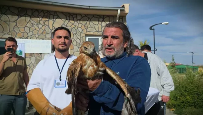Van YYÜ’de ’Dünya Göçmen Kuşlar Günü’nde anlamlı etkinlik