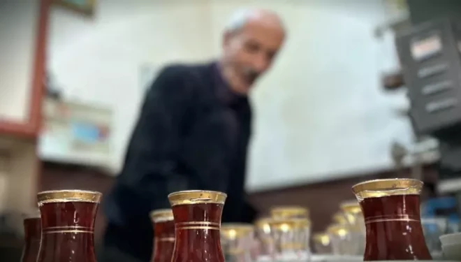 Van’da yıllara meydan okuyan kahvehanede