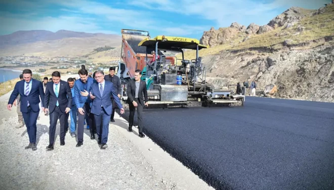 Van Gölü’nün turizm noktası Çarpanak’a yeni yol