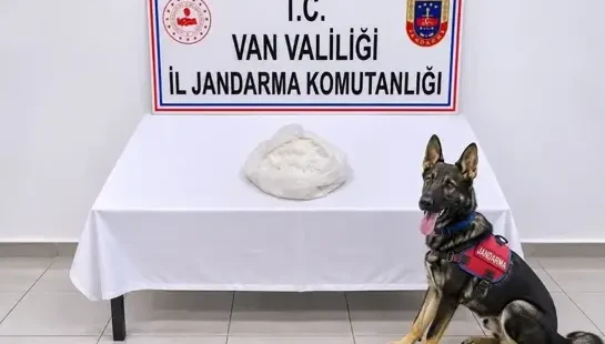 Çantasından 1 kilo