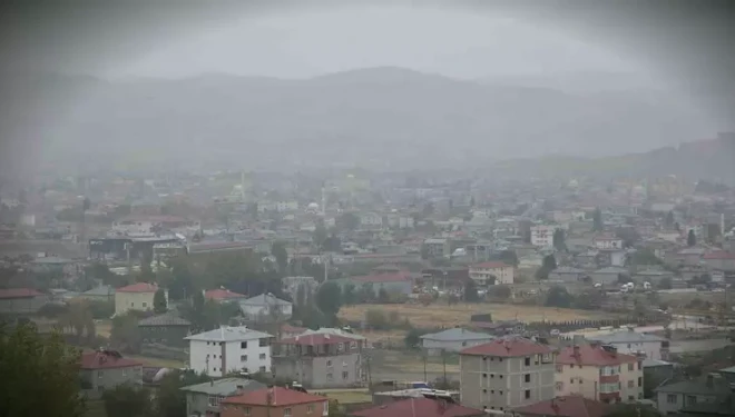 Van’da sis ve yağmur etkili oldu
