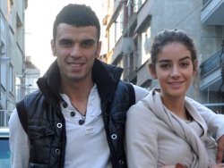 Kenan Sofuoğlu Hollandalı Lulia Looma ile nişanlandı