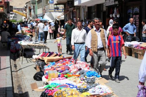 Çarşı Pazarda Bayram Telaşı Başladı