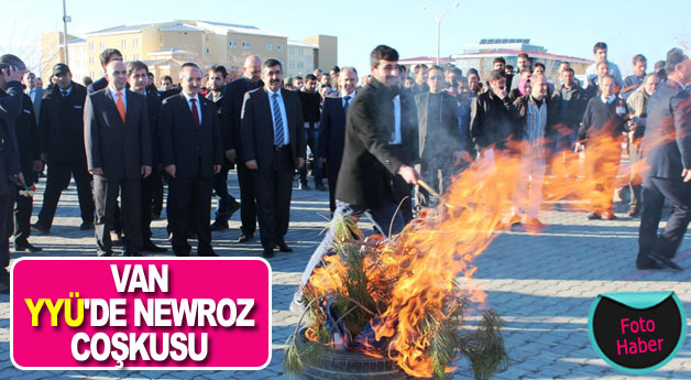 Van YYÜ'de Newroz Bayramı Coşkusu 