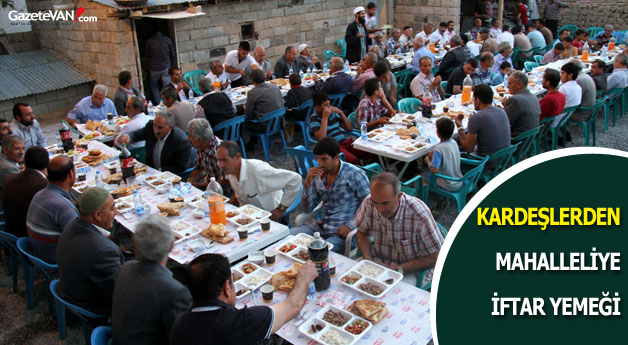 Kardeşlerden Mahalleliye İftar Yemeği