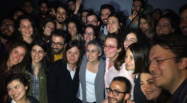 Akademisyenleri tahliye edildi