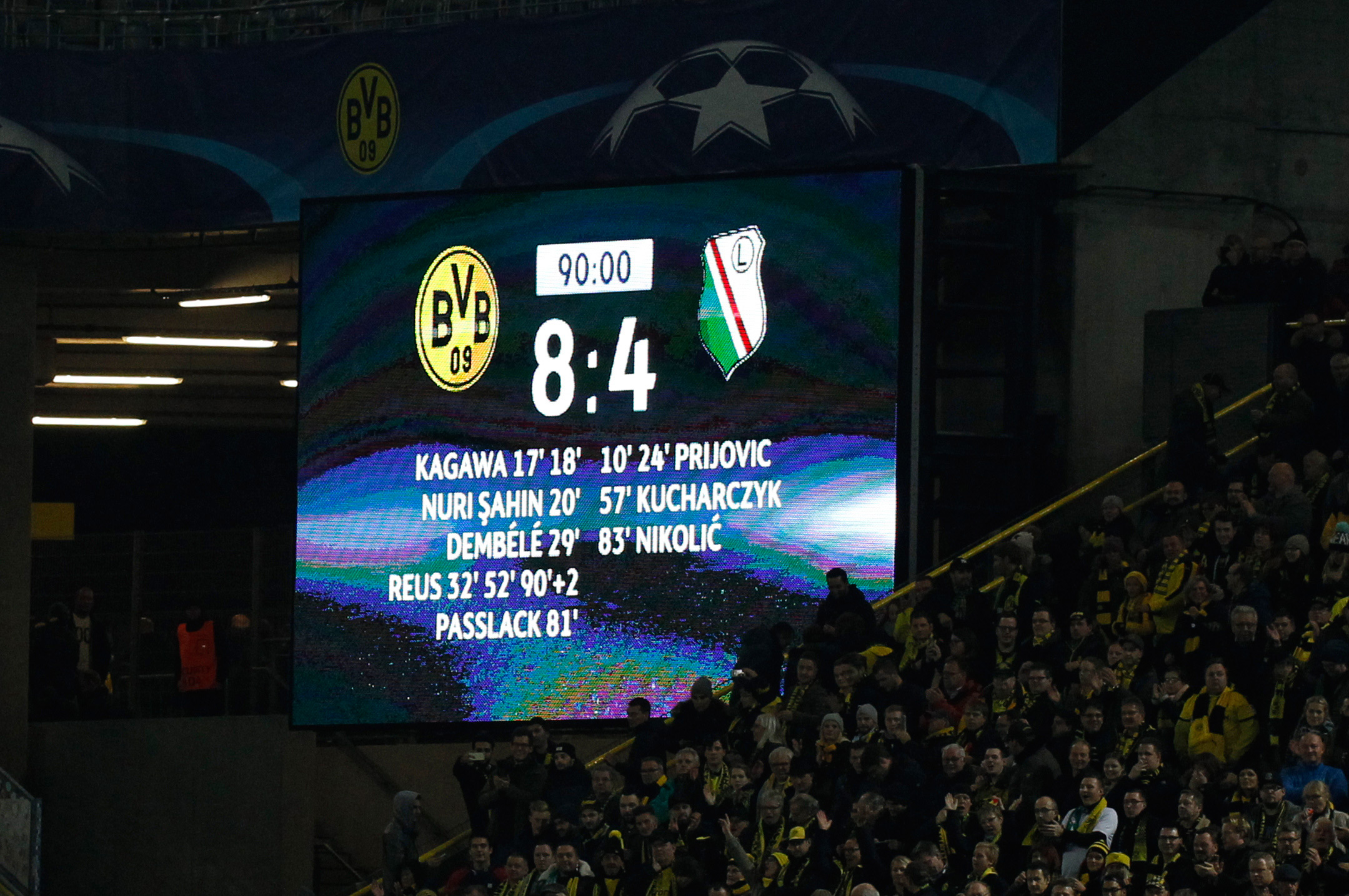 Borussia Dortmund, Legia Varşova'yı 8-4 yendi