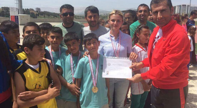 Fevzi Geyik Ortaokulu final yolunda
