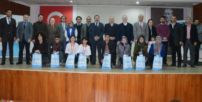 Tuşba’da Fikirler Konuşuyor münazara yarışması