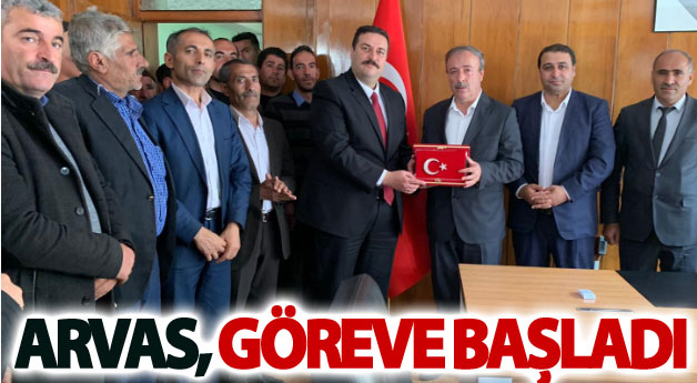 Bahçesaray Belediye Başkanı Arvas, göreve başladı