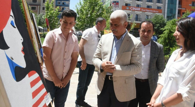 Edremit Anadolu Lisesi öğrencilerinden resim sergisi