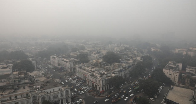 Yeni Delhi'de hava kirliliğine karşı 5 milyon maske