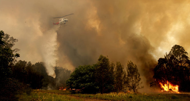 Avustralya'da orman yangını : 2 ölü, 100 ev yıkıldı