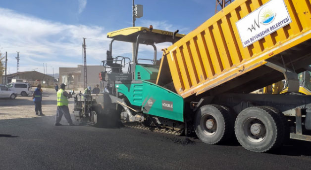 Saray ilçesinde yol ve asfalt çalışması