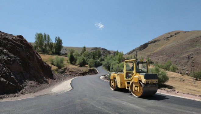 Yeniçavuş mezra yolu cumhuriyet tarihinde beri ilk kez asfaltlanıyor