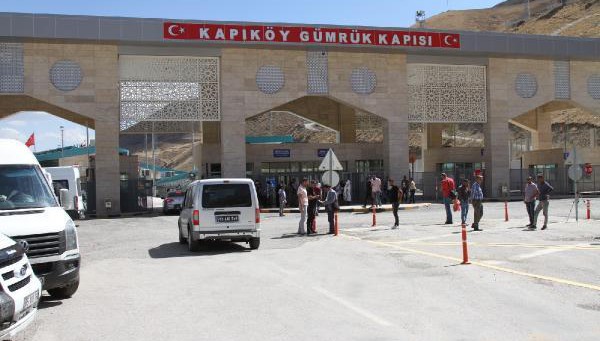 Kapıköy Gümrük Kapısı çift taraflı açıldı, geçişler başladı (VİDEO)