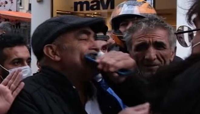 'Telefonunu çıkar' diyen adamın ağzına bakın ne soktu! (VİDEO)