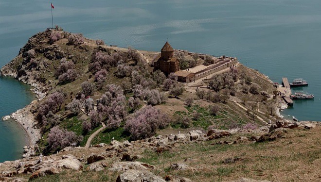 Akdamar Adası'nı 4 ayda kaç kişi ziyaret etti?