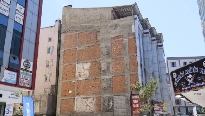 Van'ın merkezinde sıvasız, boyasız, bakımsız, kötü yapılar!