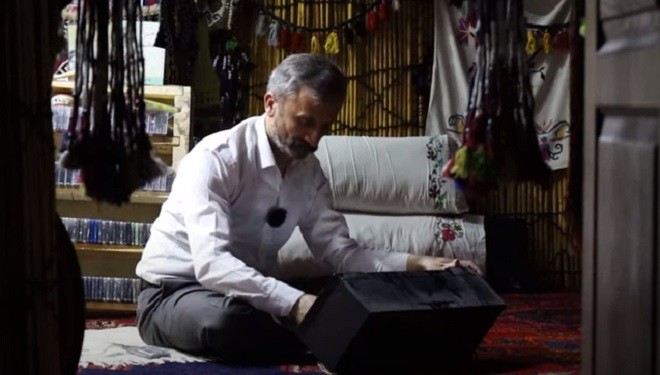 Van'da bir divanhane, içerisinde bir dengbêj (VİDEO)