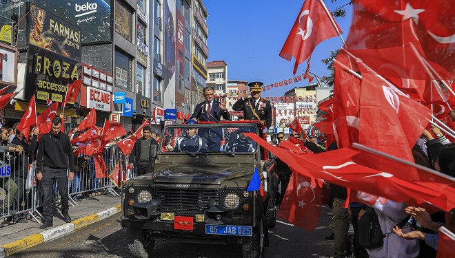 Van’da 100. yıl coşkusu