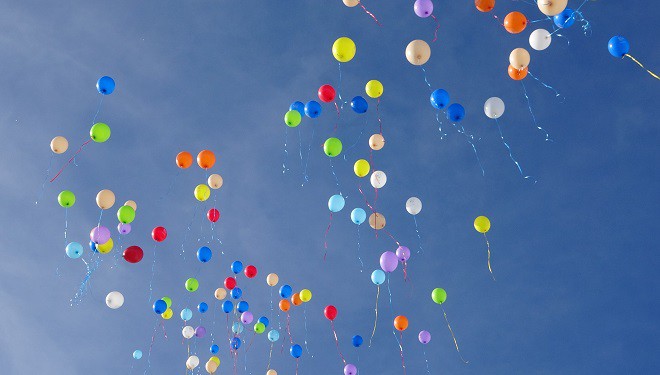 Van'da Gazzeli çocuklar için gökyüzüne balon bırakıldı