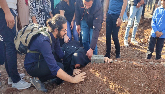 Van Gölü kıyısında cesedi bulunan Rojin, Diyarbakır'da defnedildi