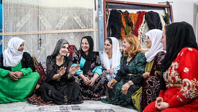 Eşbaşkan Neslihan Şedal kilim atölyesini ziyaret etti