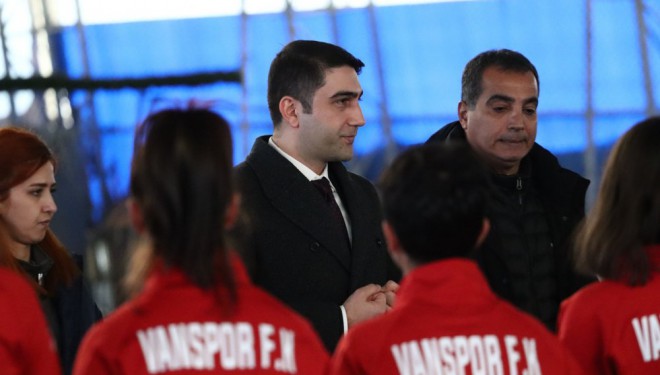 Başkan Avcı'dan Vanspor Kadın Futbol Takımı'na Ziyaret!