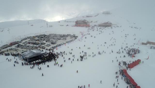 Hakkari'de kar festivali