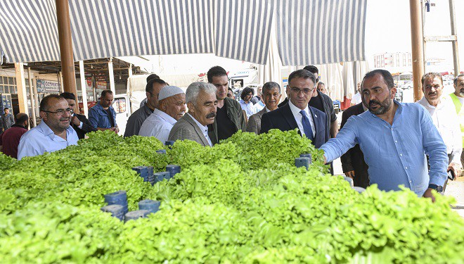 Vali Balcı Sebze ve Meyve Halini Ziyaret Etti