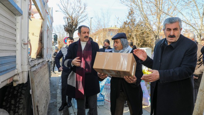 Gürpınar depremzedeler için seferber olmaya devam ediyor