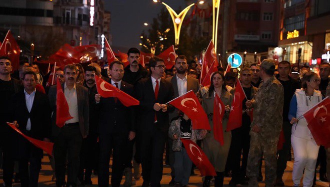 Erciş’te Cumhuriyet'in 100. yılı yürüyüşü