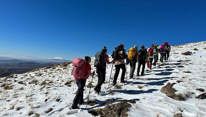 Vanlı dağcılar 3 haftada 3 zirve tırmanışı yaptı