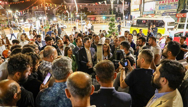 Eşbaşkanlar Şedal ve Zeydan çarşı merkezinde denetim yaptı