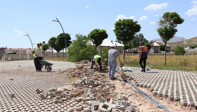 Özalp’te selden etkilenen park onarılıyor